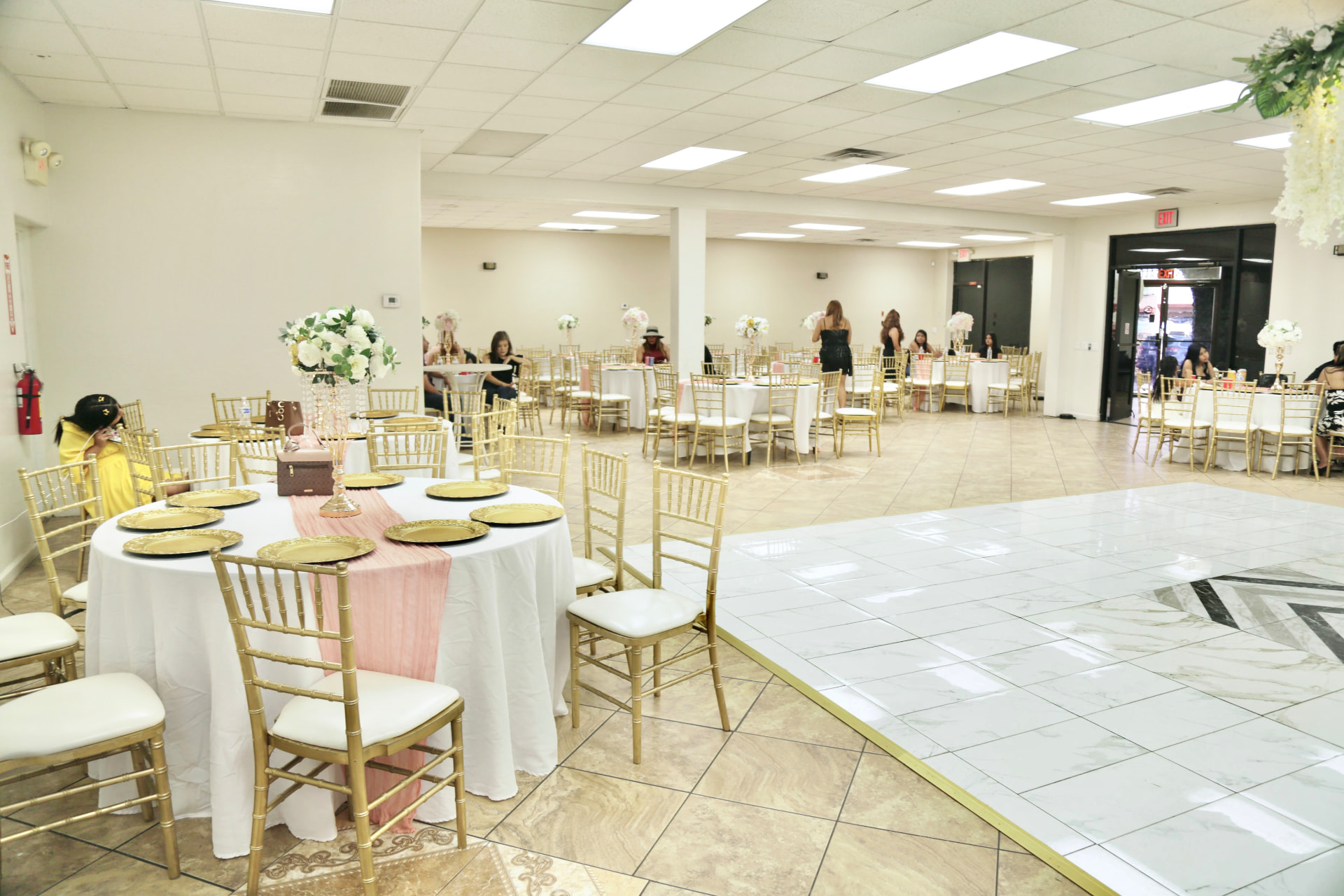 Salon Avalon Event Venue